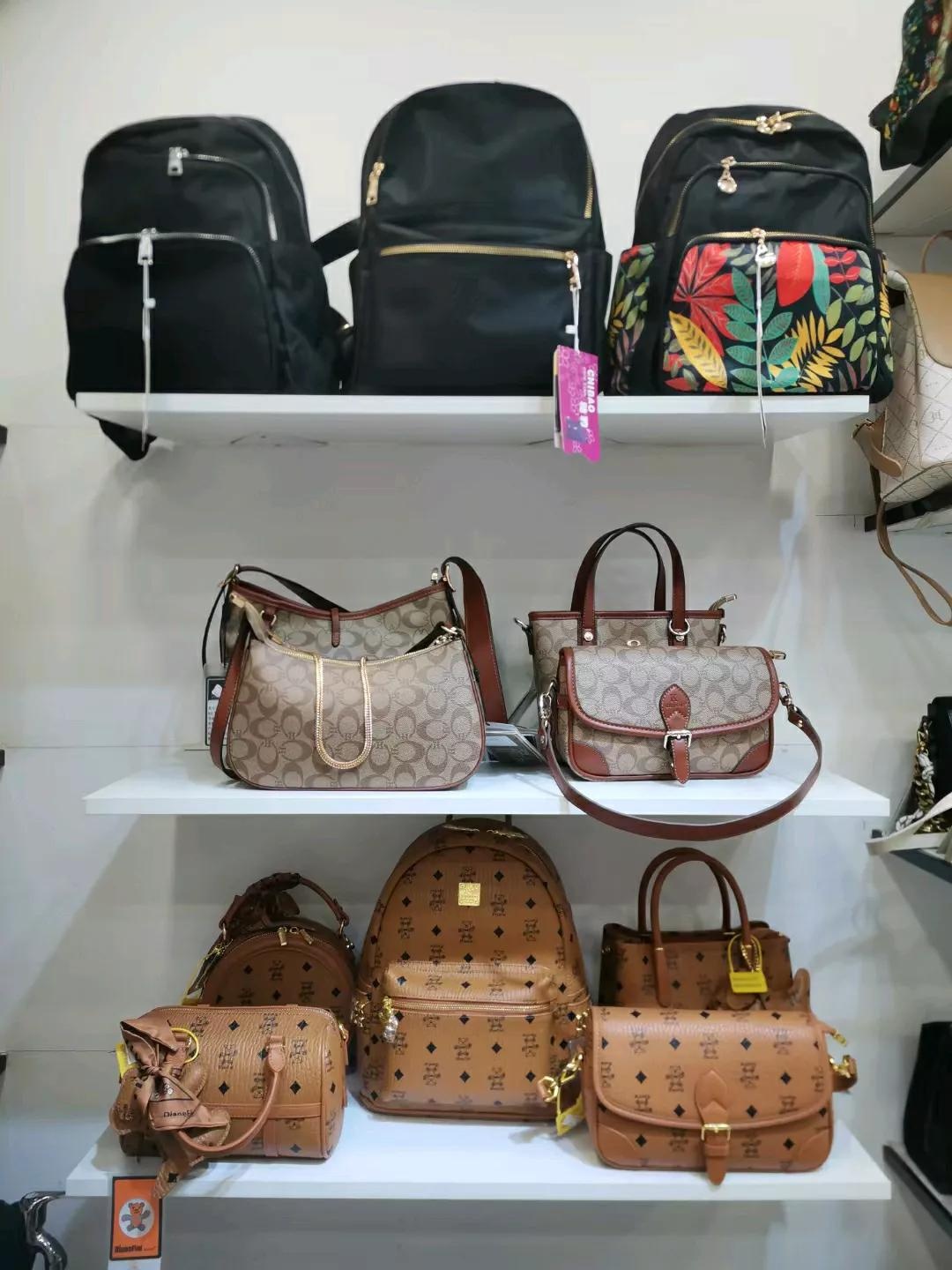 %title插图%num 实体店和电商都不赚钱,那钱去哪里了?
