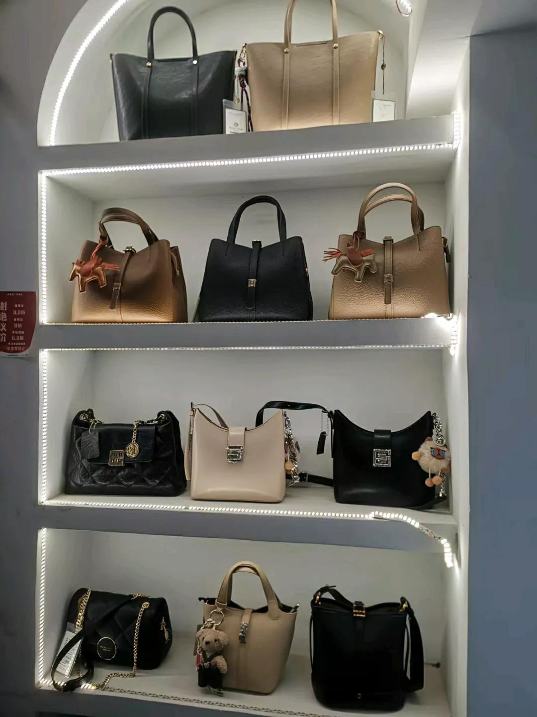 %title插图%num 实体店和电商都不赚钱,那钱去哪里了?